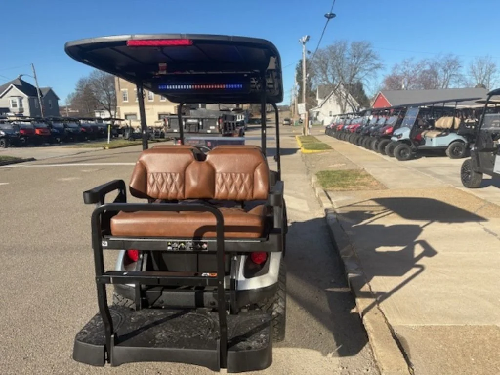 2026 E-Z-GO Express thumb 3