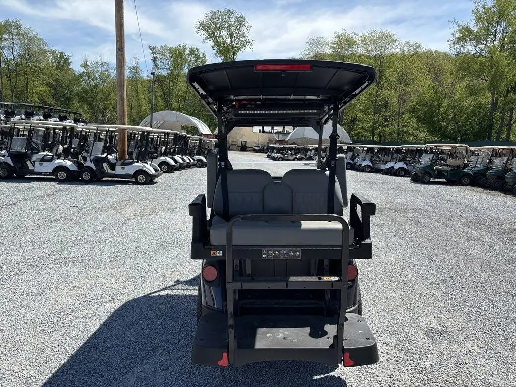 2026 E-Z-GO RXV ELiTE Lithium thumb 2