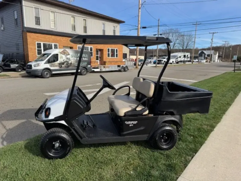 2025 Cushman Hauler 800 thumb 1