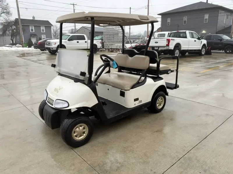 2015 E-Z-GO RXV thumb 1
