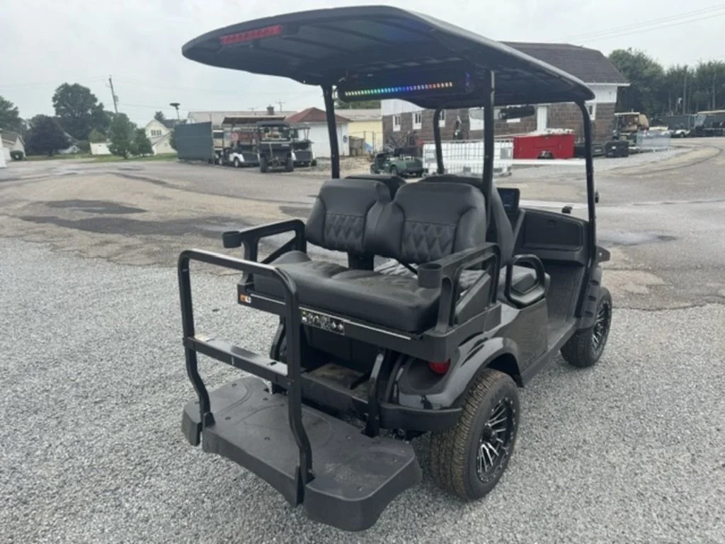 2026 E-Z-GO Express thumb 4