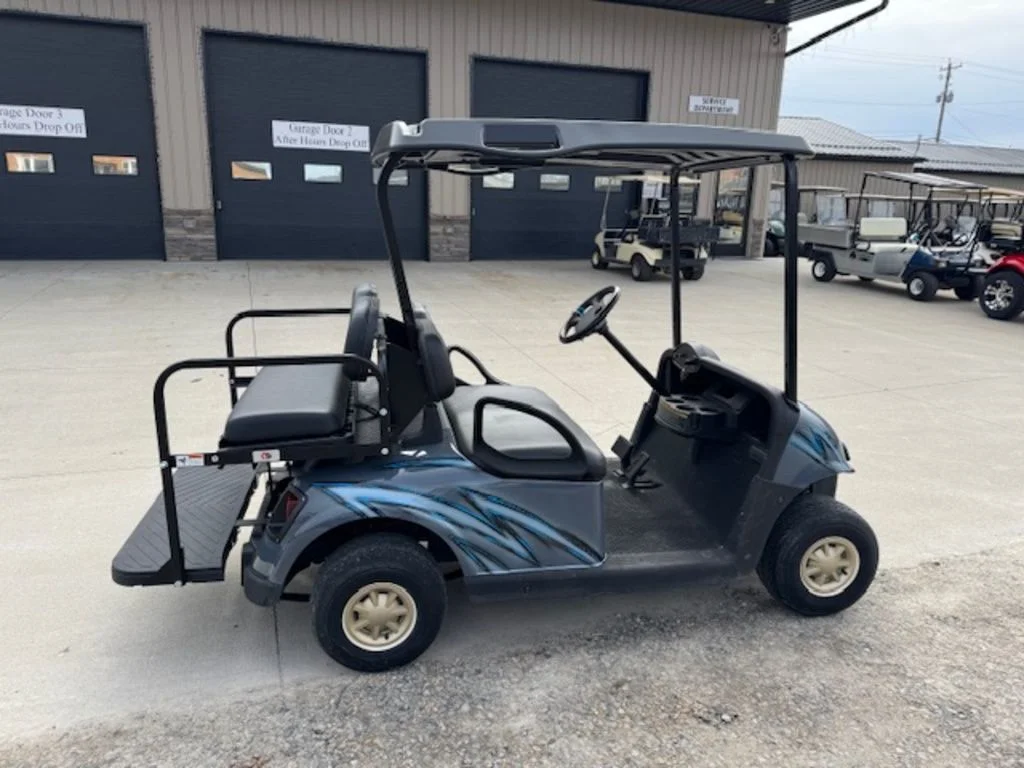2018 E-Z-GO RXV thumb 3