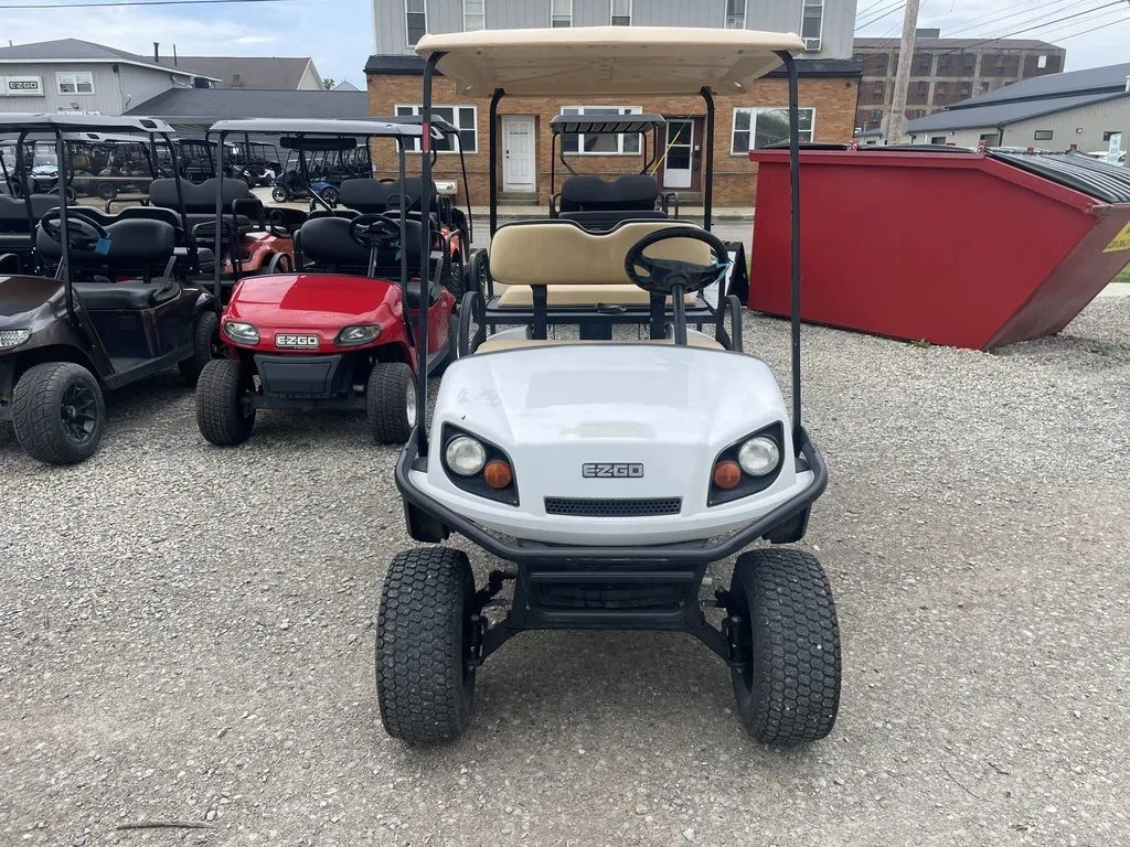 2018 E-Z-GO Express thumb 4