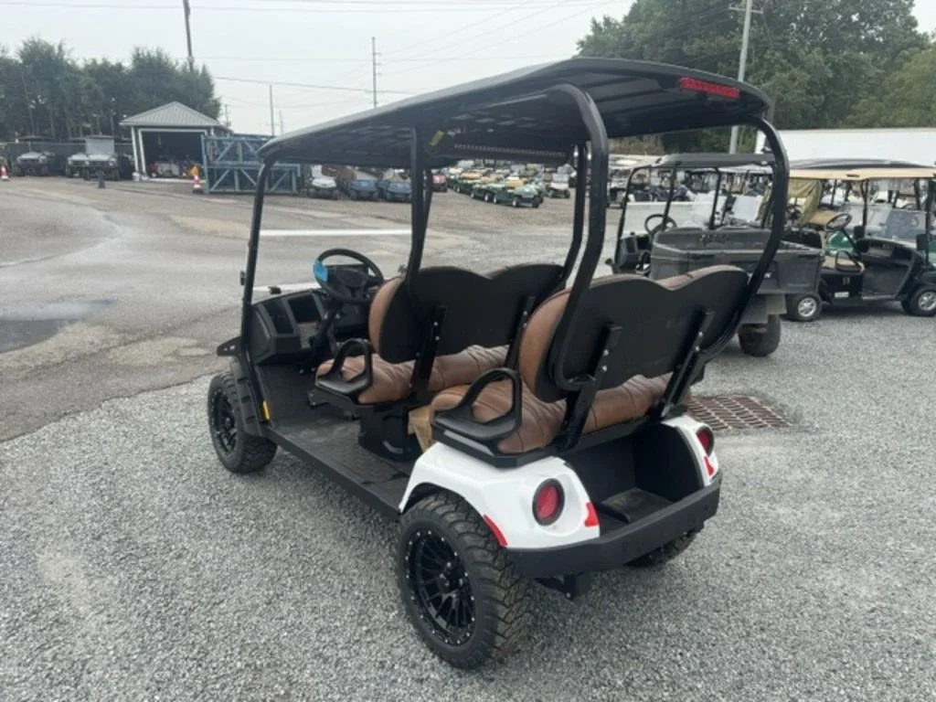 2026 E-Z-GO Liberty ELiTE Lithium thumb 2