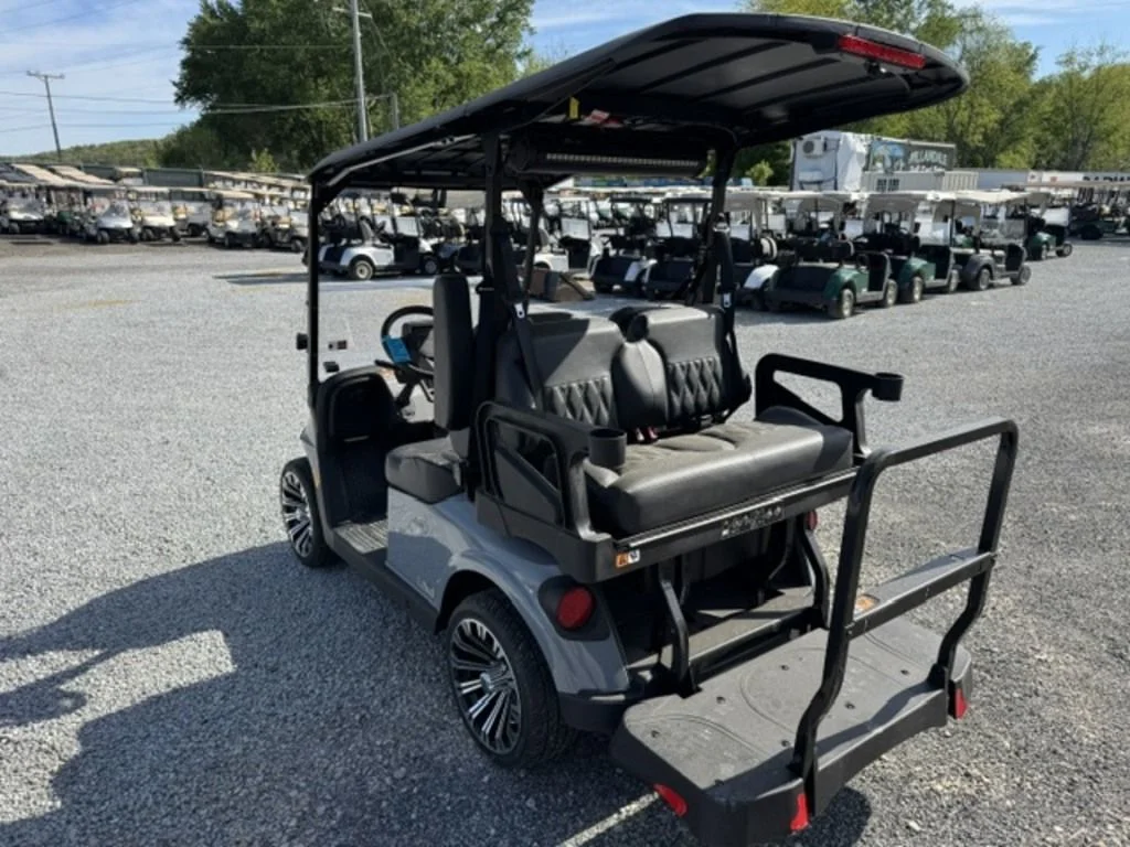 2026 E-Z-GO RXV ELiTE Lithium thumb 2