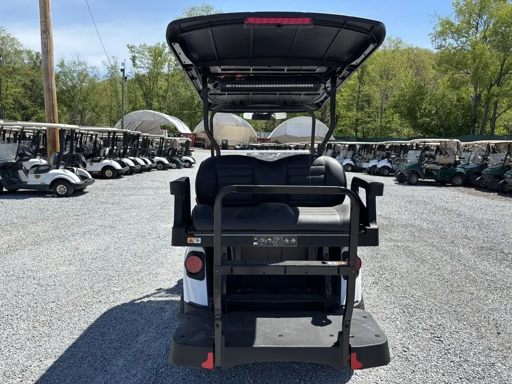 2026 E-Z-GO RXV ELiTE Lithium thumb 4
