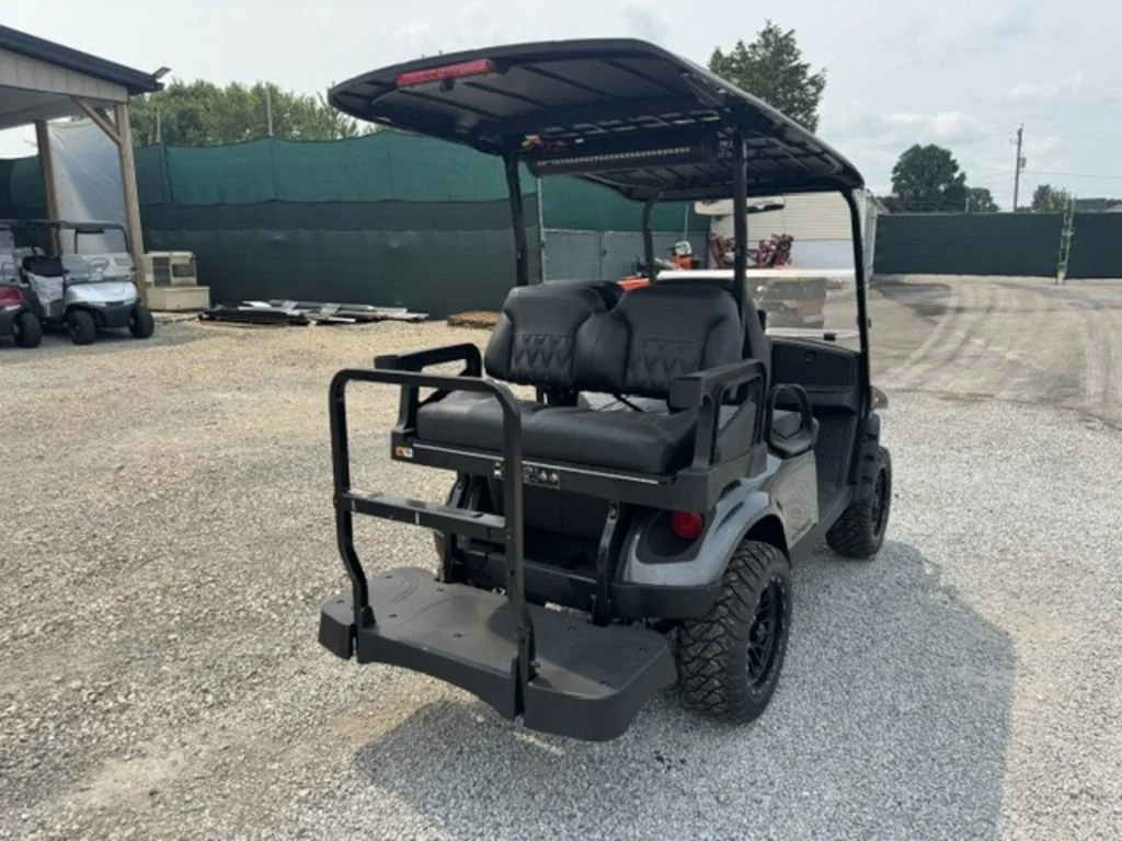 2027 E-Z-GO Express thumb 4