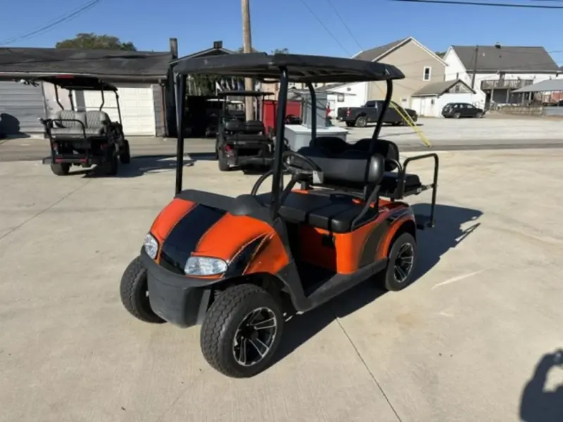 2021 E-Z-GO RXV photo 1