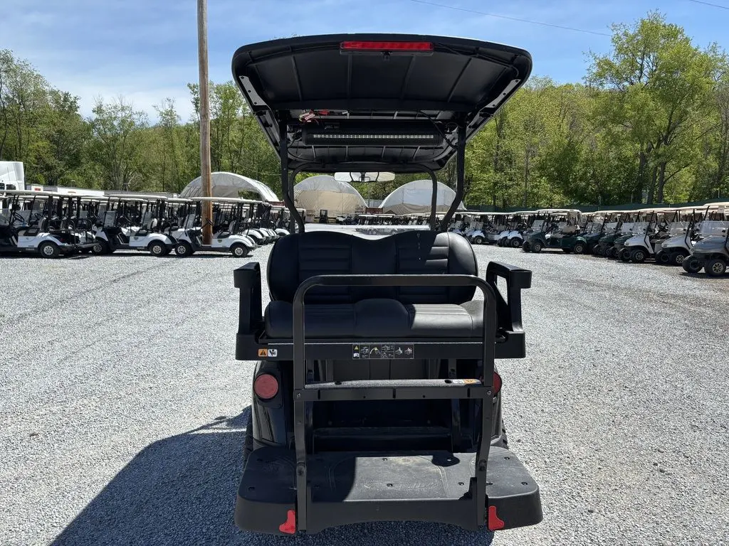 2026 E-Z-GO RXV ELiTE Lithium thumb 2
