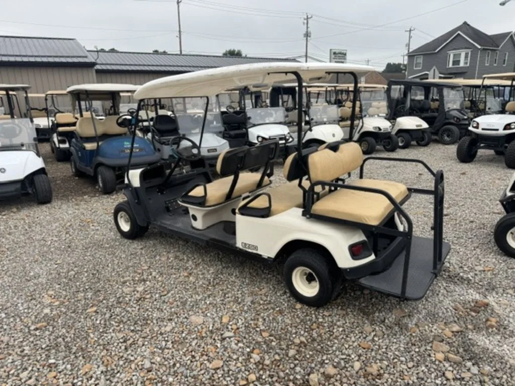 2014 Cushman Shuttle 6 Gas thumb 2