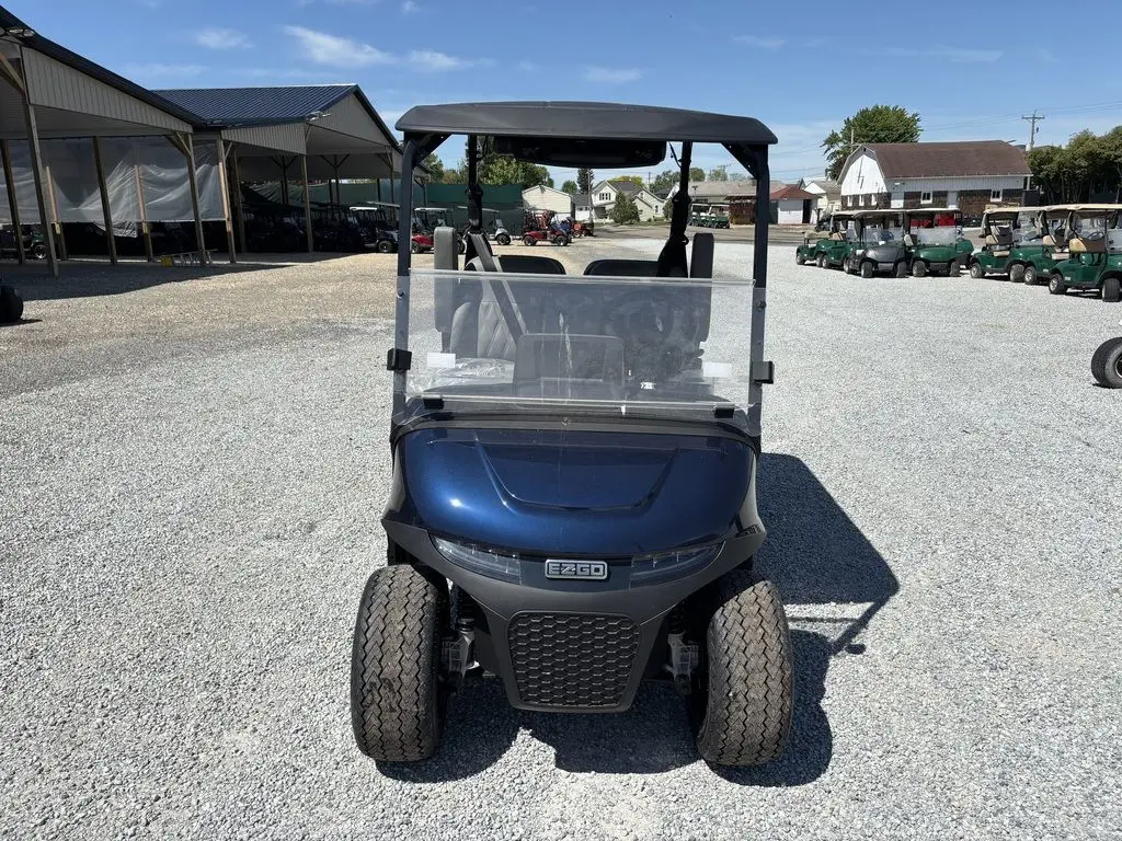 2026 E-Z-GO RXV ELiTE Lithium thumb 4