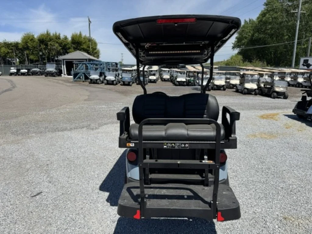 2026 E-Z-GO RXV ELiTE Lithium thumb 3