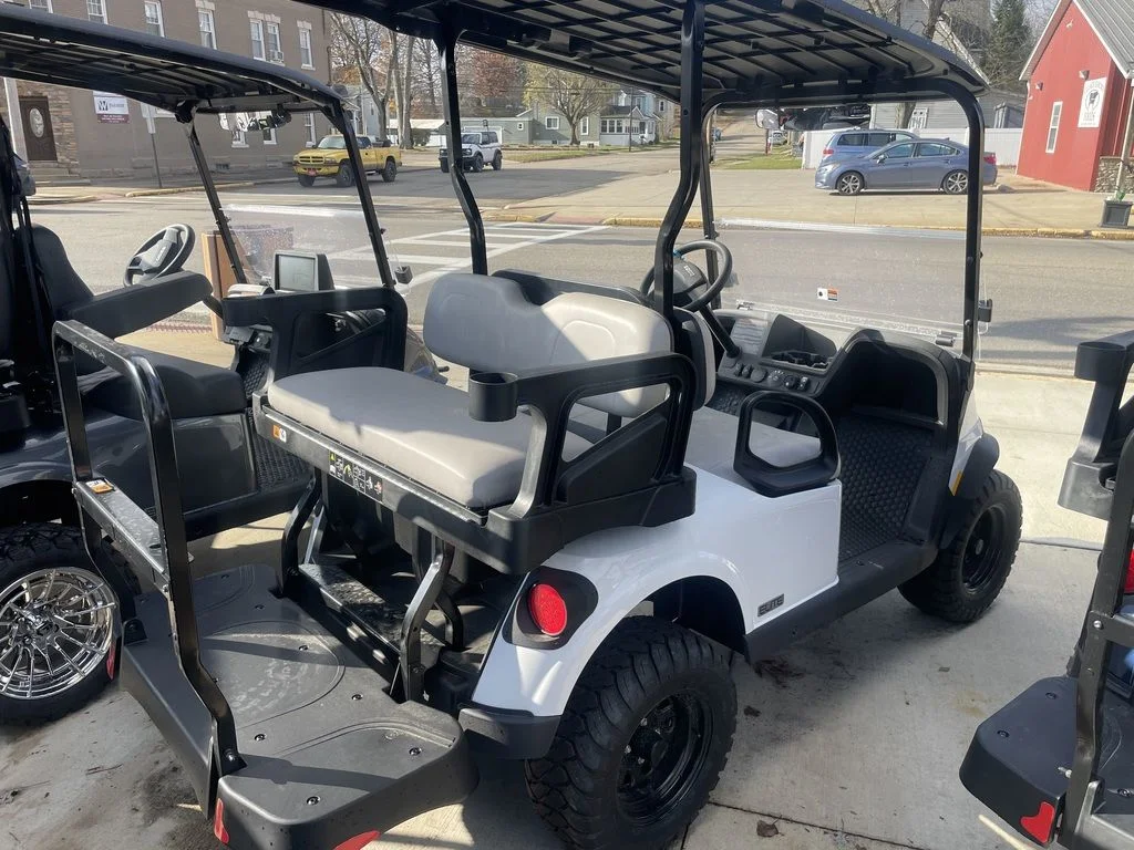 2026 E-Z-GO RXV ELiTE Lithium thumb 3