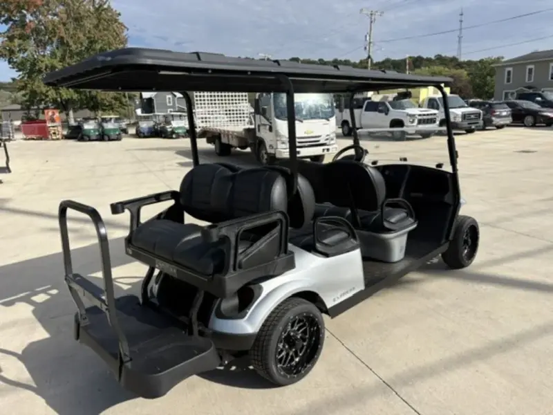 2027 E-Z-GO Express thumb 3