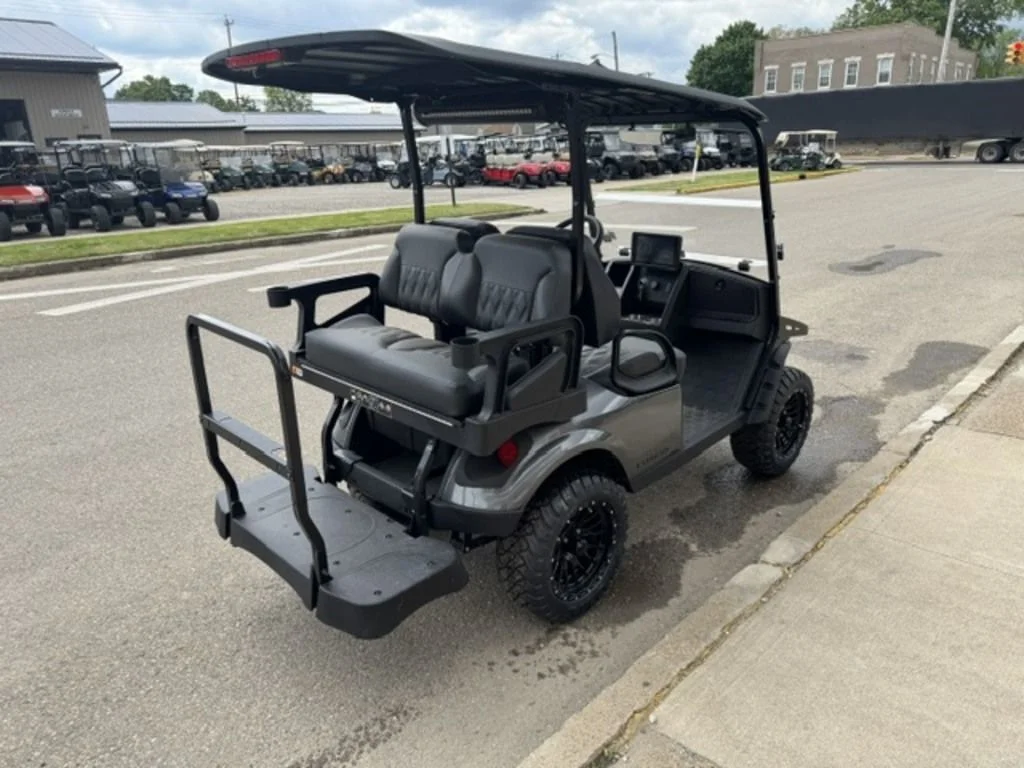 2026 E-Z-GO Express thumb 4