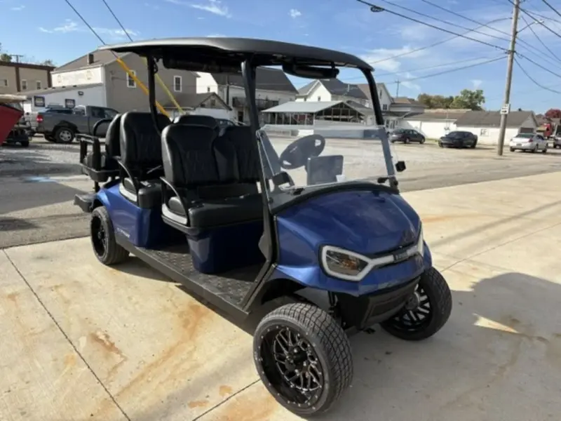 2027 E-Z-GO Express photo 1