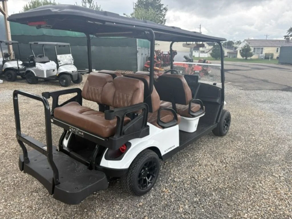 2027 E-Z-GO Express thumb 3