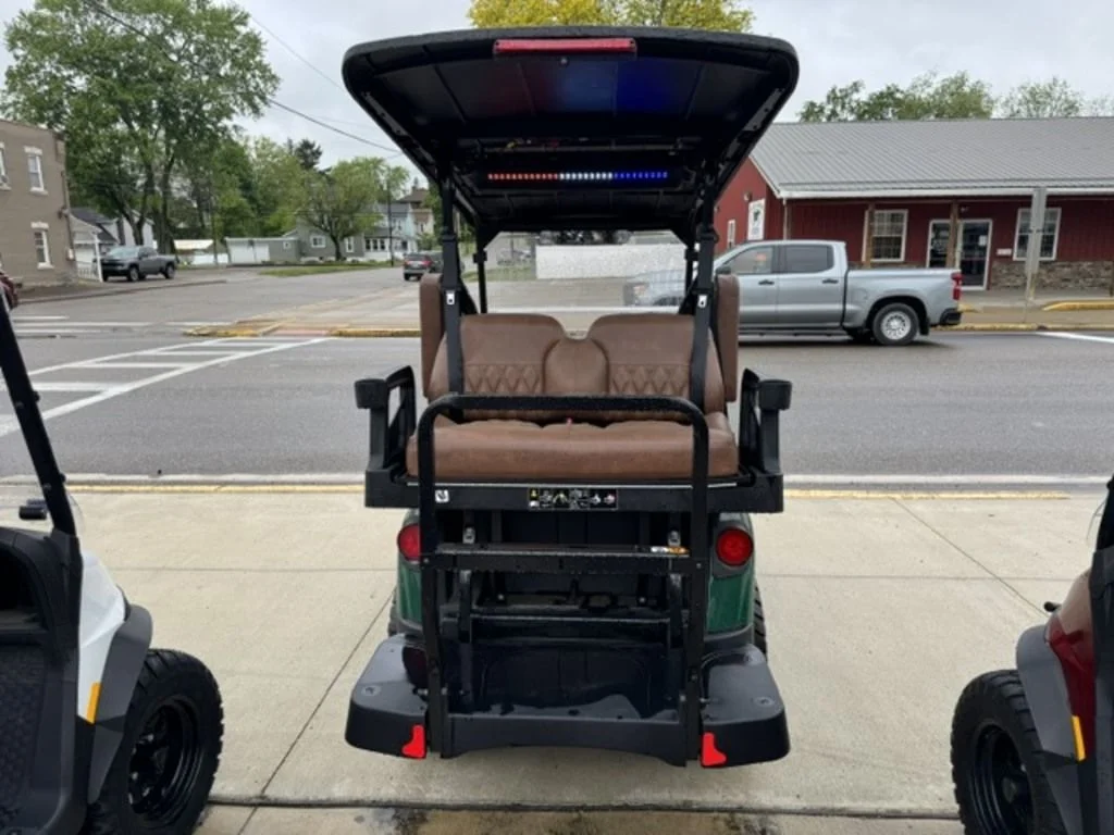 2026 E-Z-GO RXV ELiTE Lithium thumb 4