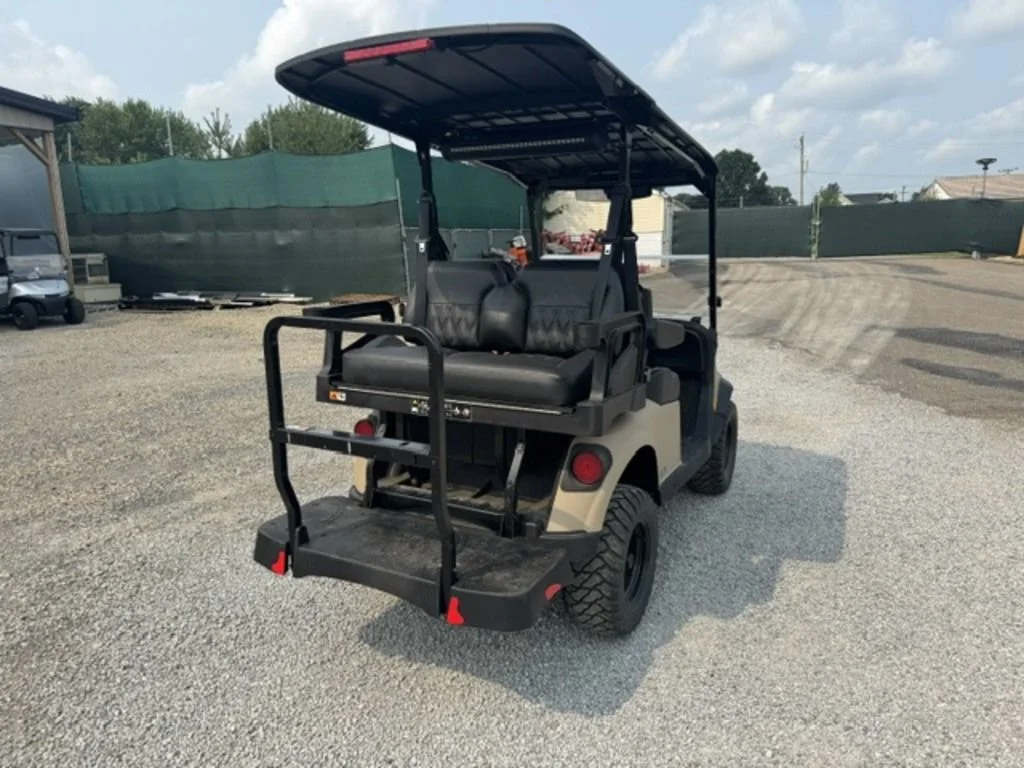 2026 E-Z-GO RXV ELiTE Lithium thumb 4