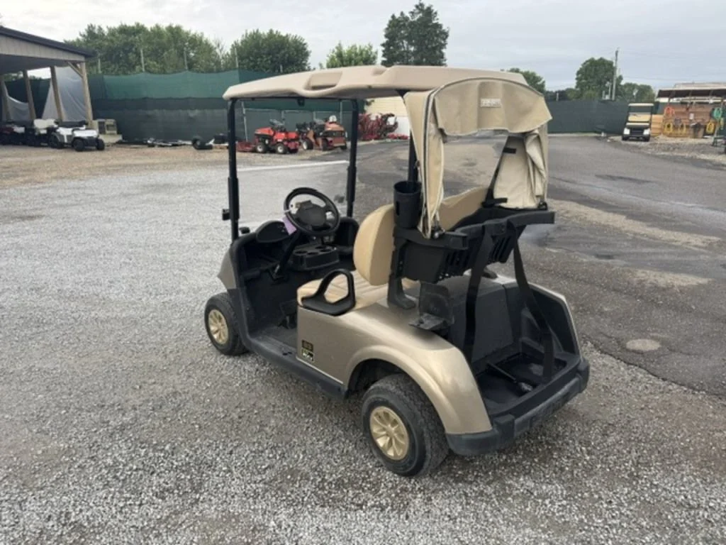 2019 E-Z-GO Freedom thumb 2