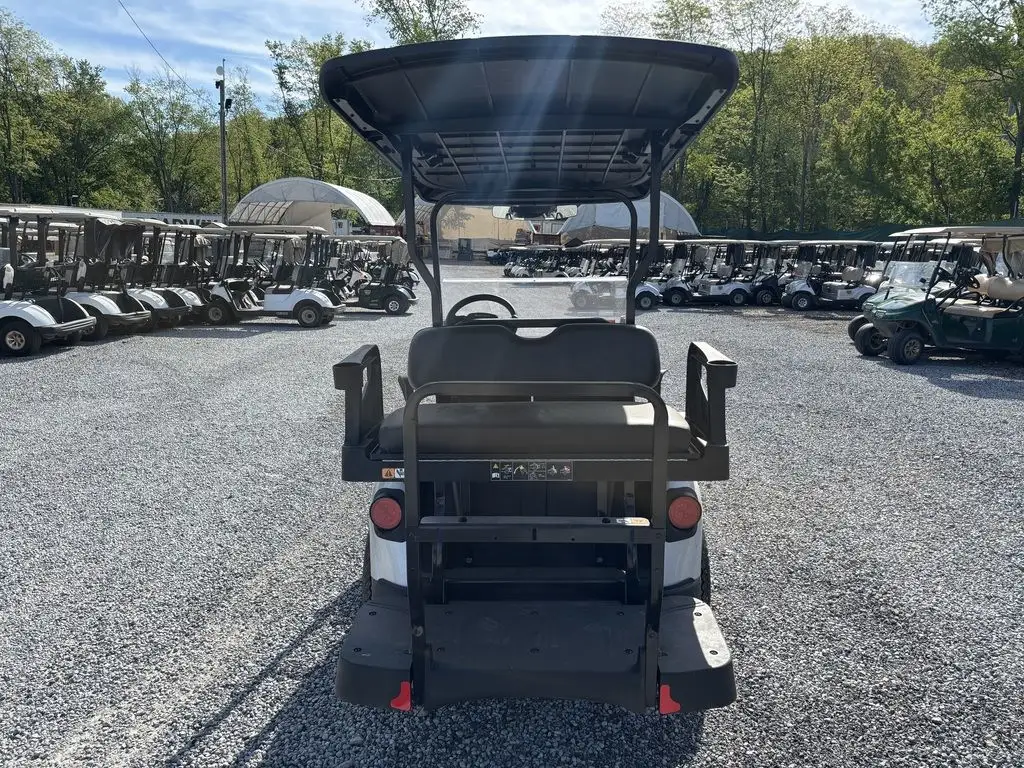 2026 E-Z-GO RXV ELiTE Lithium thumb 2