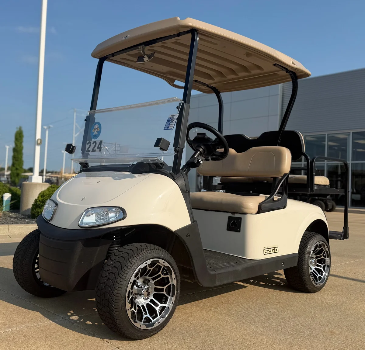 2017 E-Z-GO Freedom thumb 2