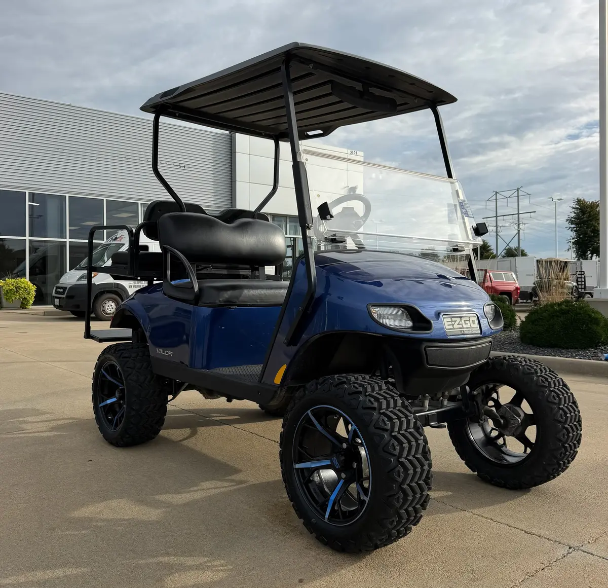 2022 E-Z-GO Valor photo 1