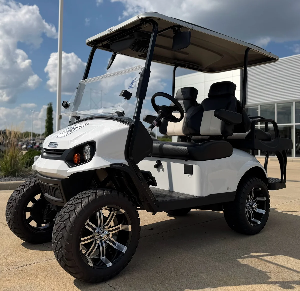 2021 E-Z-GO Express thumb 2