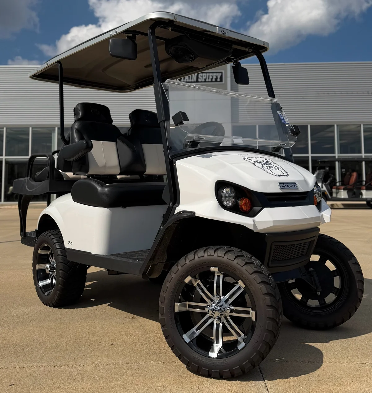 2021 E-Z-GO Express thumb 3