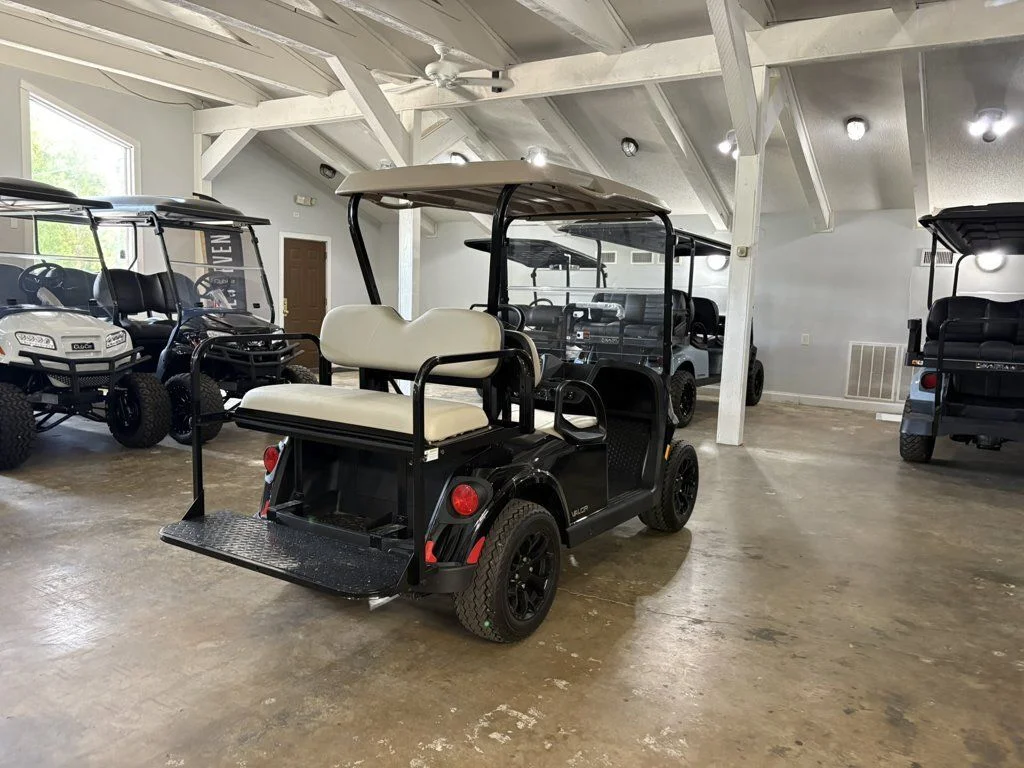 2026 E-Z-GO Valor 48V Electric thumb 4