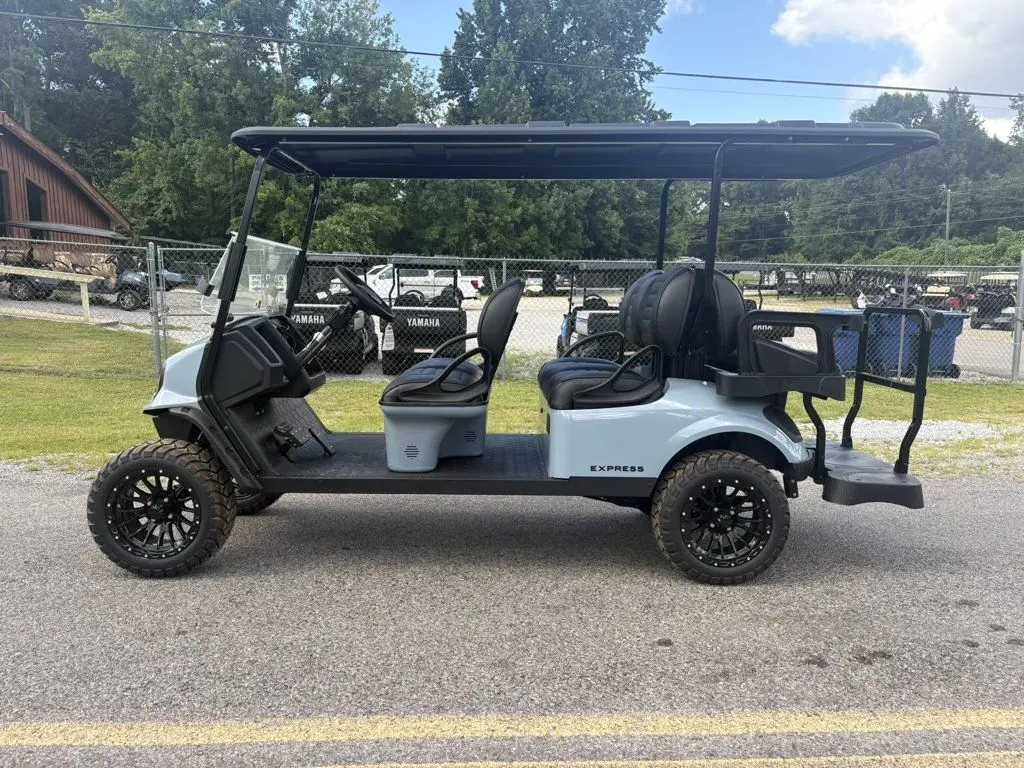 2026 E-Z-GO Express thumb 2