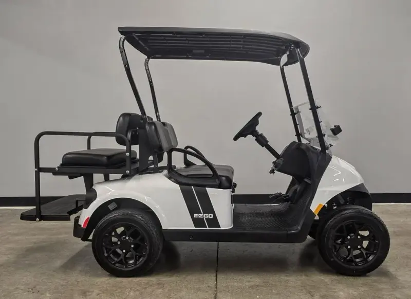 2027 E-Z-GO RXV 2 Valor S + 13.5 Gas Bright White photo 1