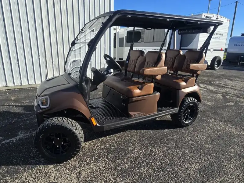 2027 E-Z-GO Liberty photo 1