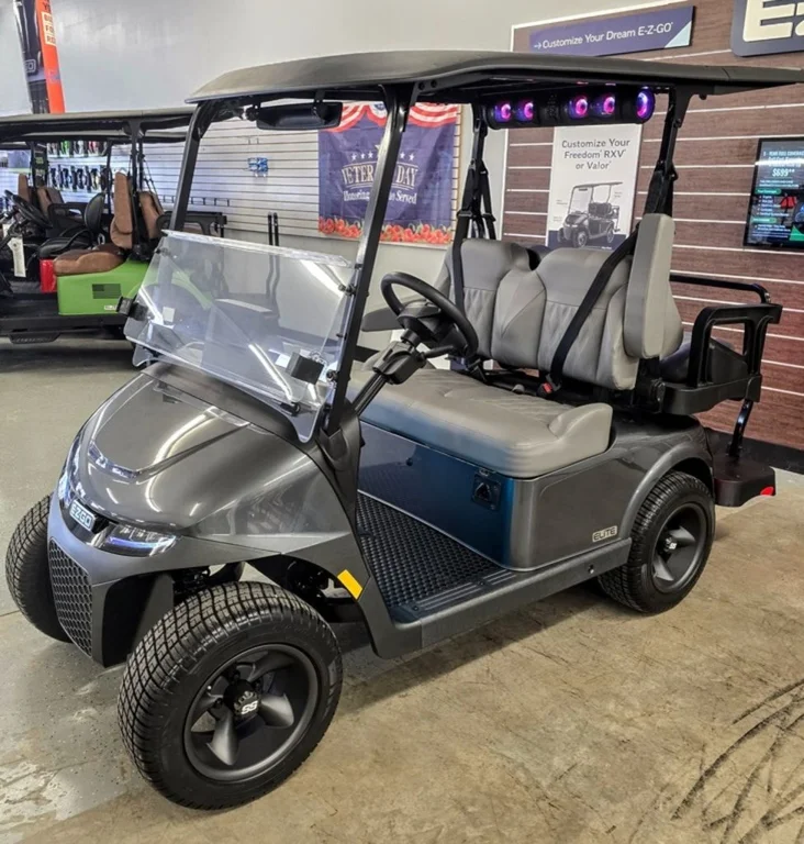 2026 E-Z-GO RXV ELiTE Lithium thumb 3