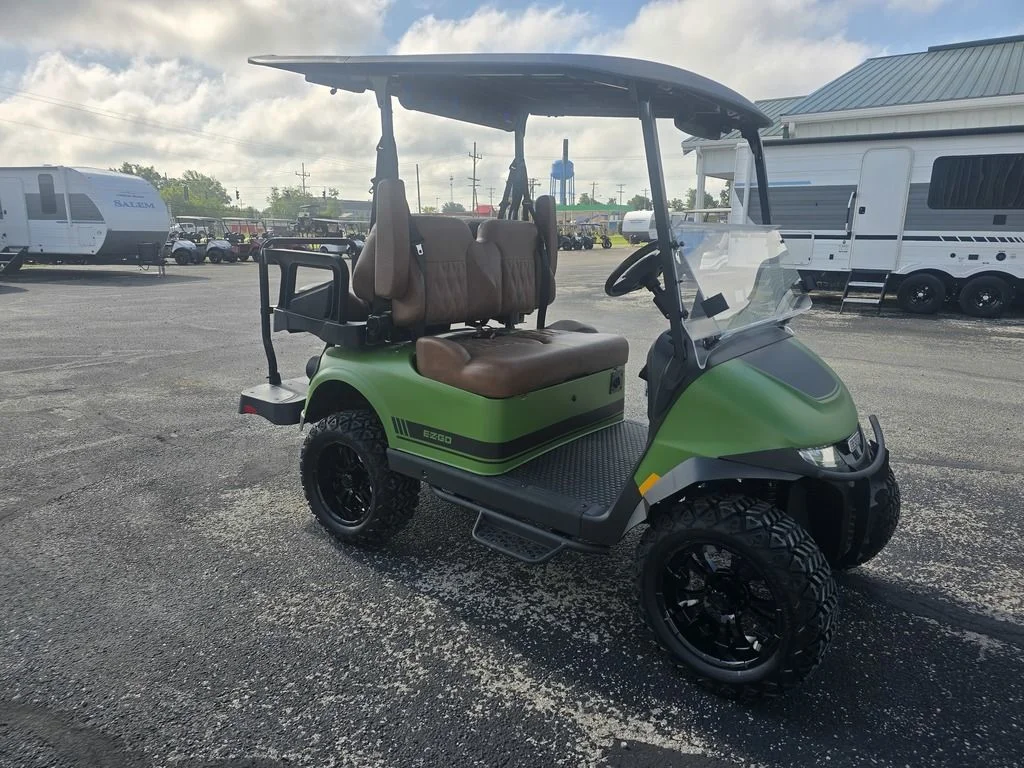 2026 E-Z-GO RXV ELiTE Lithium thumb 3