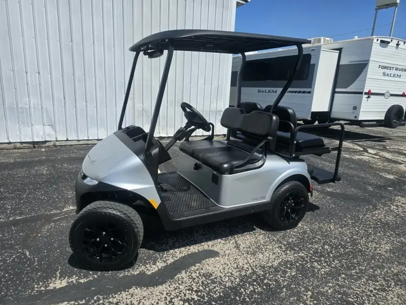 2027 E-Z-GO RXV 2 Valor S + 13.5 Gas Platinum photo 1
