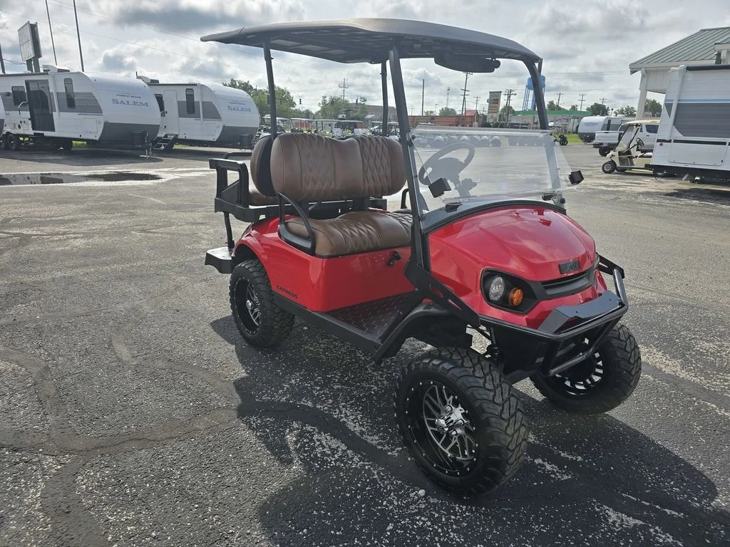 2026 E-Z-GO Express thumb 3