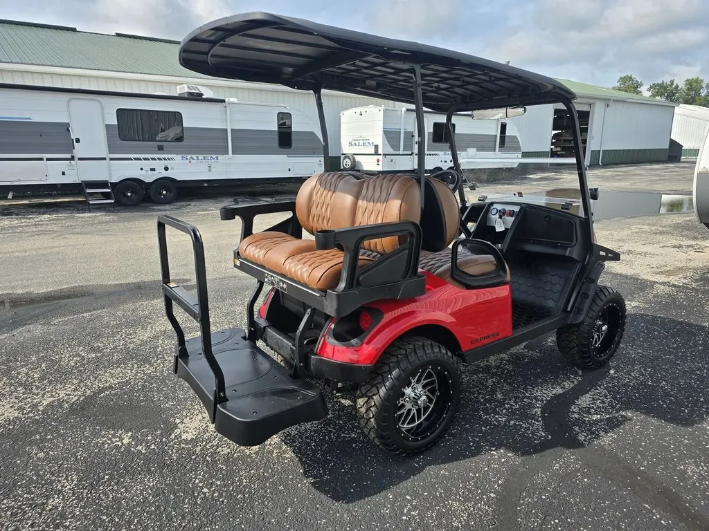 2026 E-Z-GO Express thumb 4