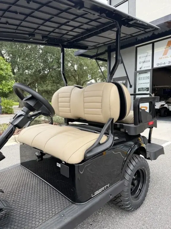 2027 E-Z-GO Liberty thumb 2