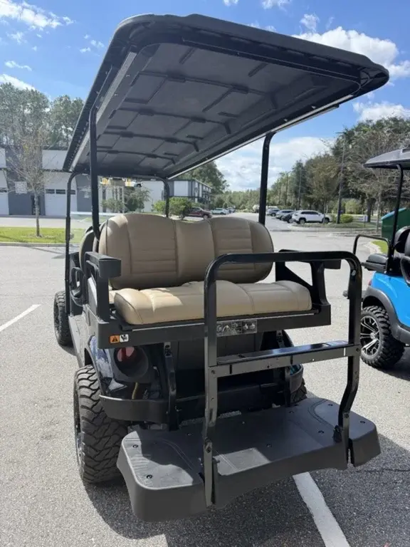 2027 E-Z-GO Express thumb 3