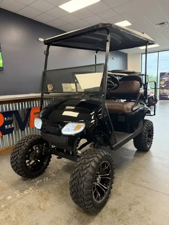2021 E-Z-GO TXT photo 1