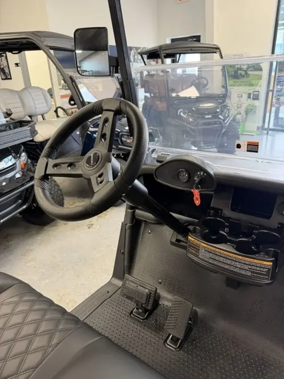 2020 E-Z-GO RXV thumb 4