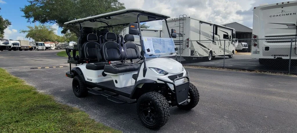2027 ActivEV Pulse 6 Passenger Lifted thumb 4