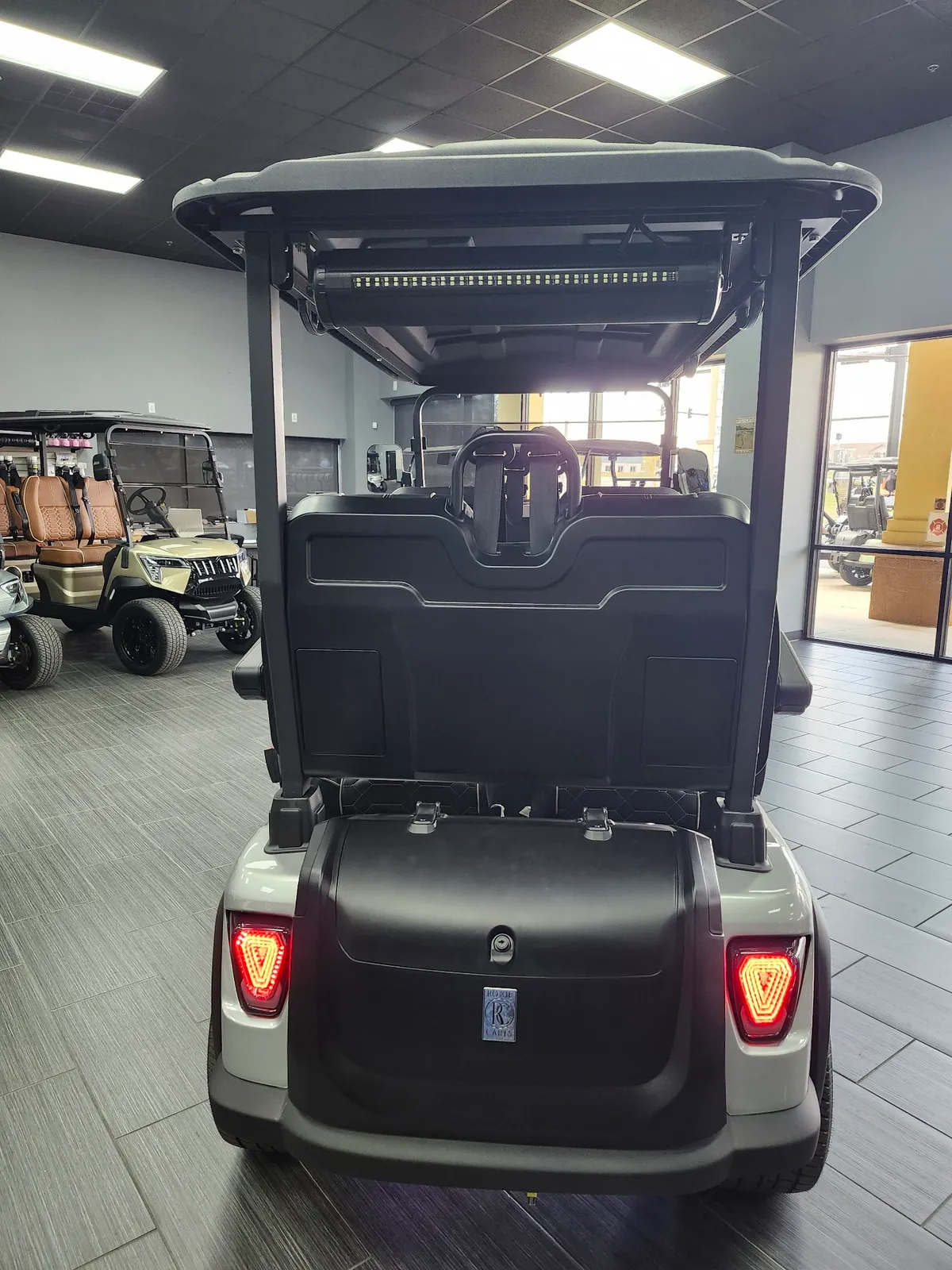 2025 Roxie F4 thumb 3