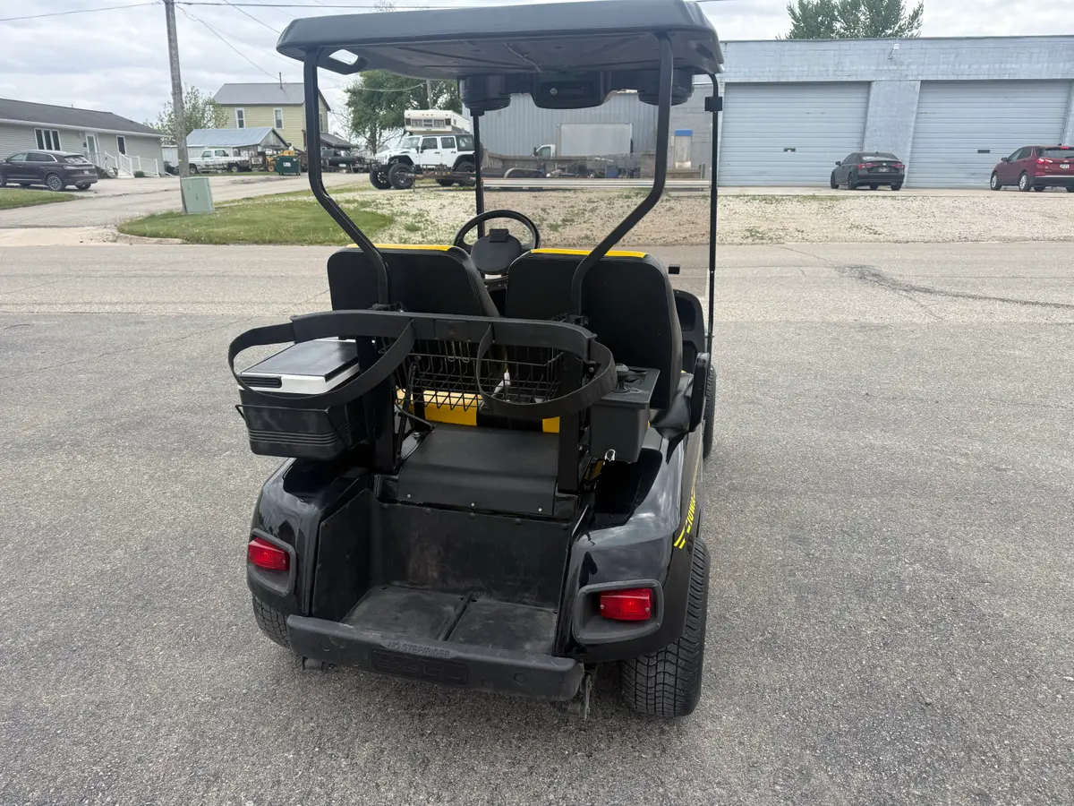 2006 E-Z-GO TXT thumb 4