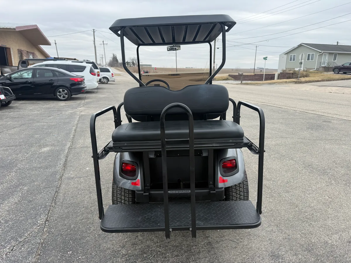 2019 E-Z-GO Freedom thumb 4
