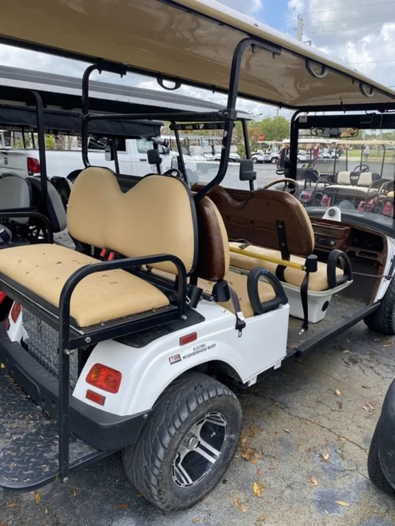 2015 Moto 6 Passenger Lifted thumb 4