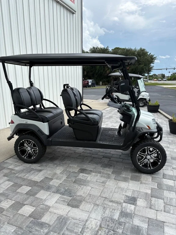 2027 Club Car Onward HP Lithium-Ion thumb 2
