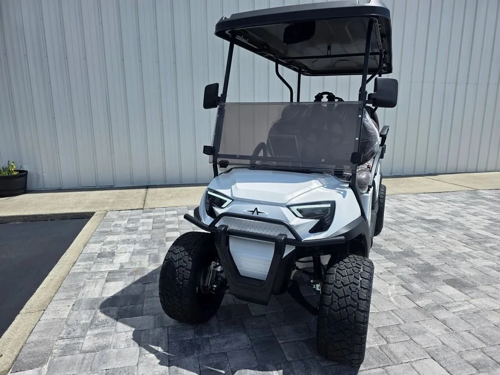 2026 Atlas MAX - Lifted thumb 3