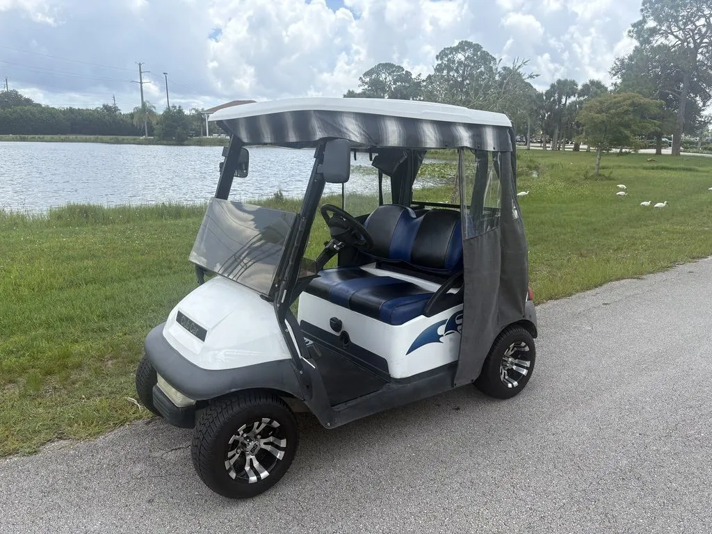 2005 Club Car Precedent thumb 1